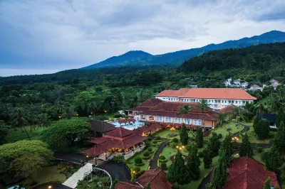Royal Hotel and Villas Trawas Hotels near Outbound Pacet