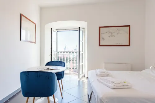 Sea View Apartment Next to Acquarium