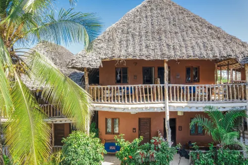 Shanuo Beach Bungalows