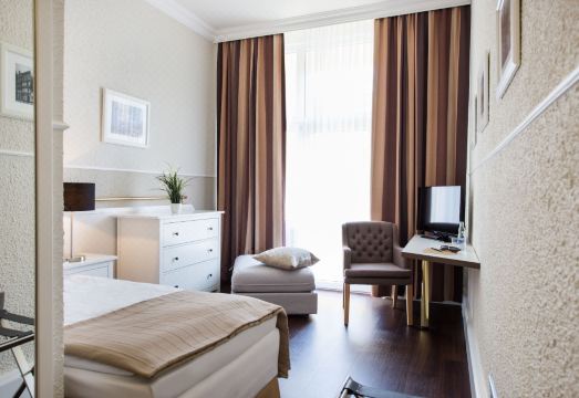 3. 호텔 스트랄순드..