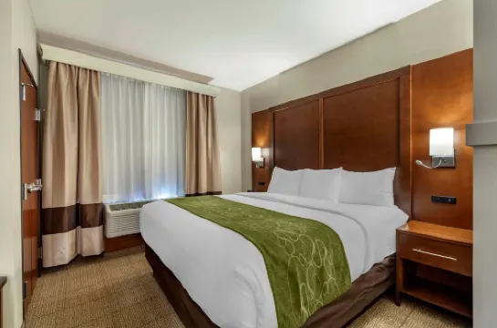Comfort Suites