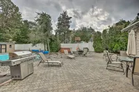 Jersey Home w/ Private in-Ground Pool & Hot Tub! Hoteles cerca de Six Flags Great Adventure