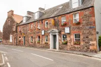 The Crown Guest House Hotels near Dunbar Castle