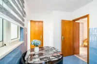 Apartment & Rooms Alan