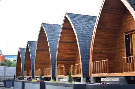 Penginapan Erbysa Отели в г. Garut Regency