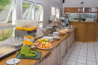 Hôtel Bois Joli - พร้อมอาหารเช้า