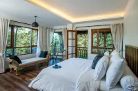 Tira Vilagna Suites & Spa Hotels near INDOMART KINTAMANI