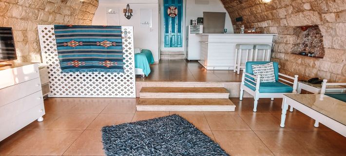 Le Blanc Bleu Hotels in Jbeil