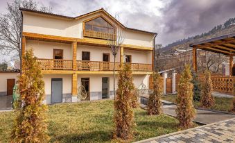 Taniqinn Dilijan Hotel