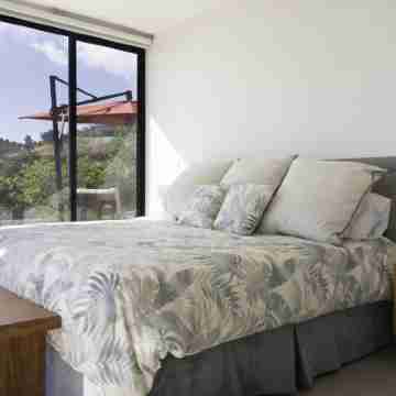 Prime Hermosa: Ocean View Villa w/ Infinity Pool by RedAwning Rooms