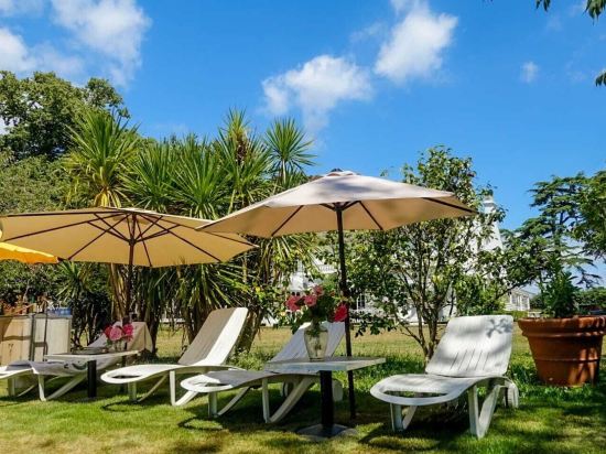 Cedar House Boutique B&B