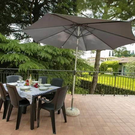 Villa Alberti 900m from Garda Lake