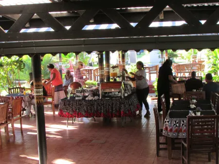 Wailoaloa Beach Resort Fiji Отели рядом с достопримечательностью «Шри-Сива Субрамания Свами Храм»