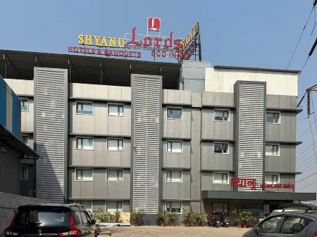 Shyanu Lords Eco Inn Airoli-Near Mindspace Отели в г. Тхане
