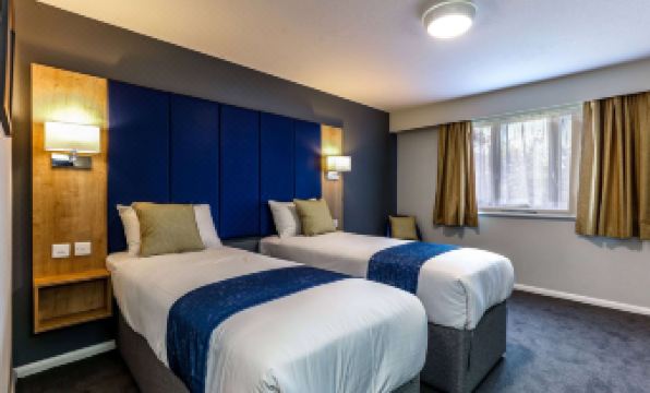 Days Inn by Wyndham Warwick North M40
