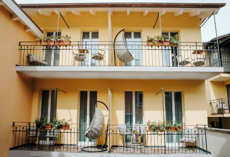 Vista Lakefront Boutique Hotel