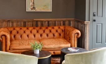 Marsh Hotel