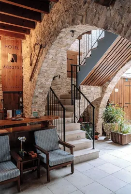 Lazaros Stonehouse - Homestays