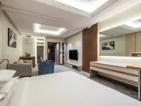 Voyage Hotel & Suites Hotels near Tahlia Street