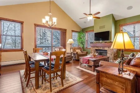 Main Street Junction Отели рядом с достопримечательностью «Riverwalk Center at Breckenridge»