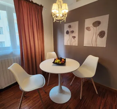 Gaia Suites - A Due Passi Dal Centro - Parcheggio Privato Obelisco ai Moti del 1821周辺のホテル