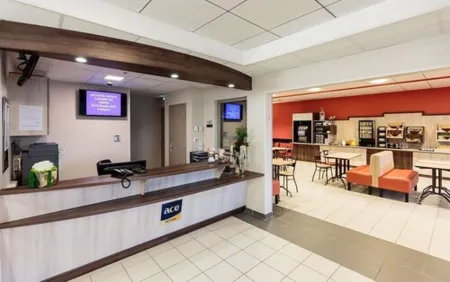 Ace Hôtel Angers Отели в г. Сен-Сильвен-д'Анжу