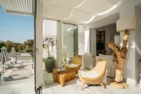 Cyano Hotel