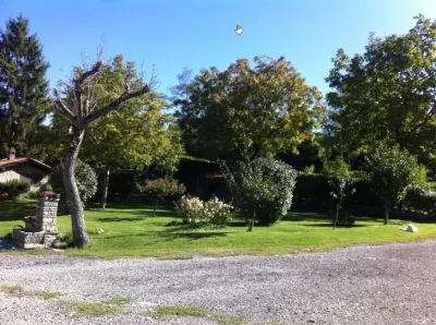 B&B Avamposto di Alpicella Отели рядом с достопримечательностью «Coach(Fidenza)»