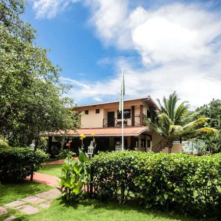 Manglar Lodge Отели в г. Сан Карлос