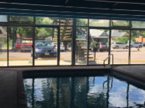 Garden of the Gods Motel