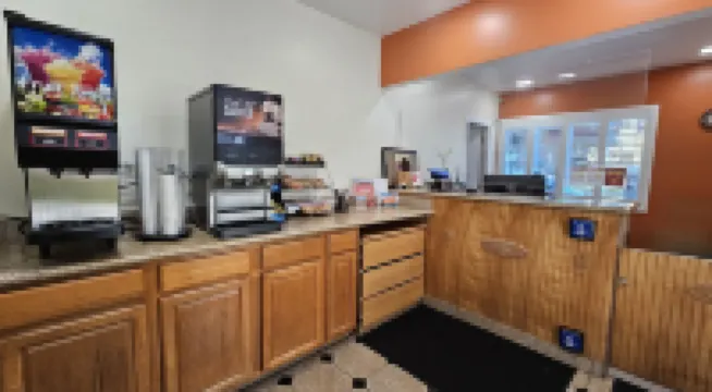 普雷西迪歐帕克威旅館