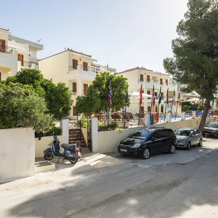 Kostis Villas