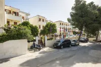 Kostis Villas - parking