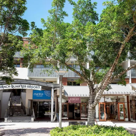 Mantra French Quarter Noosa Отели рядом с достопримечательностью «Торгово-развлекательный центр Noosa Junction»