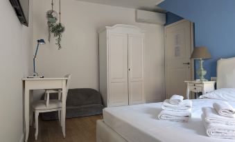 Cosmopolitan Central Rooms