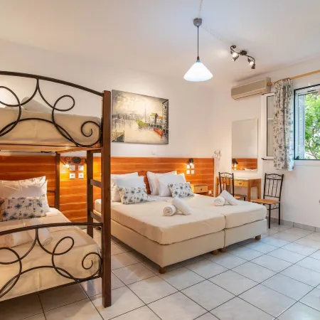 Kontaratos Studios & Apartments