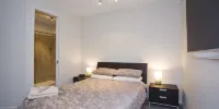 7 Bell Street Apartments - Deluxe Apartment (Number 4-1 Queen And 1 Tri-Bunk)