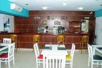唐帕 LIVVO 飯店 - 酒吧