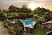 Hotel le Mas de Castel - Piscine Chauffee Hotels in Domme
