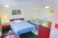Bay Motel by OYO Bay City - 2-Star