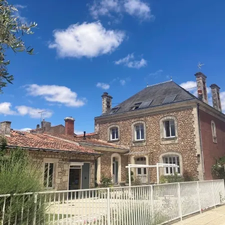 La Villa des Roses Gîte Chambres d'hôtes Piscine chauffée