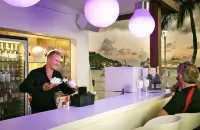 Holland House Beach Hotel - bar