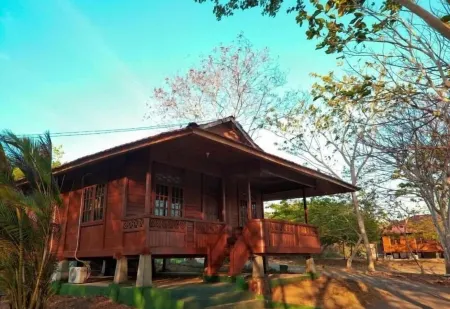 Nirwana Buton Villa Отели в г. Wolio