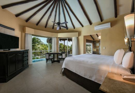 Casitas Royale Over view