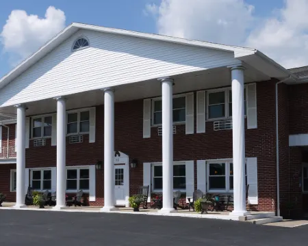 Bicentennial Inn Hotels in Upshur County