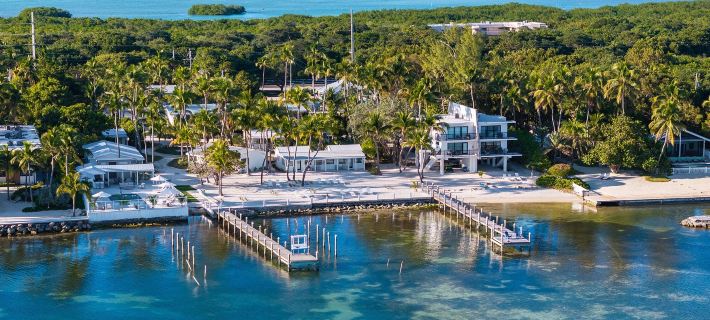 Pines & Palms Resort Hotels in Monroe County