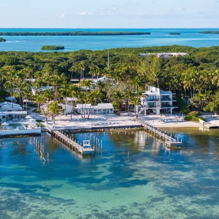 Pines & Palms Resort