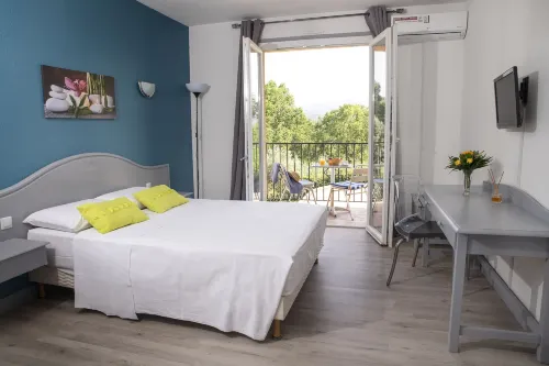 Le Neoulous Hotels in Céret