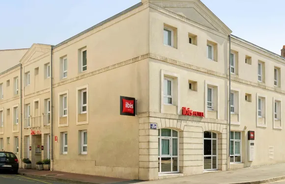 宜必思羅什福爾酒店