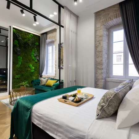 DeZign Superior Apartments & Rooms